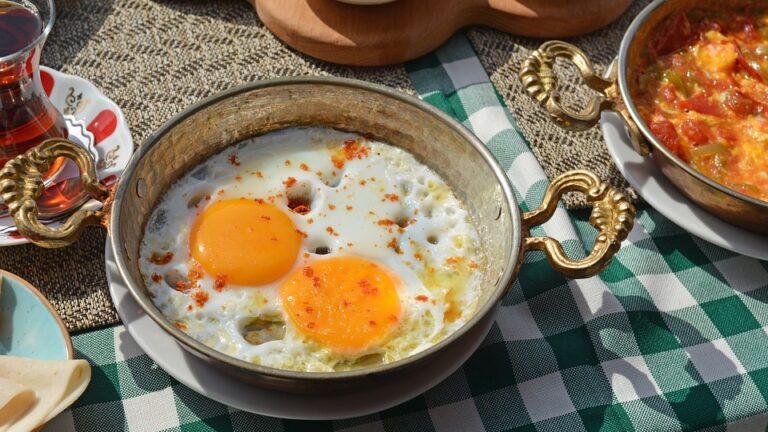 Sunny Side Up Eggs Recipe | Scrambled Eggs, Indispensable for Turkish Breakfast